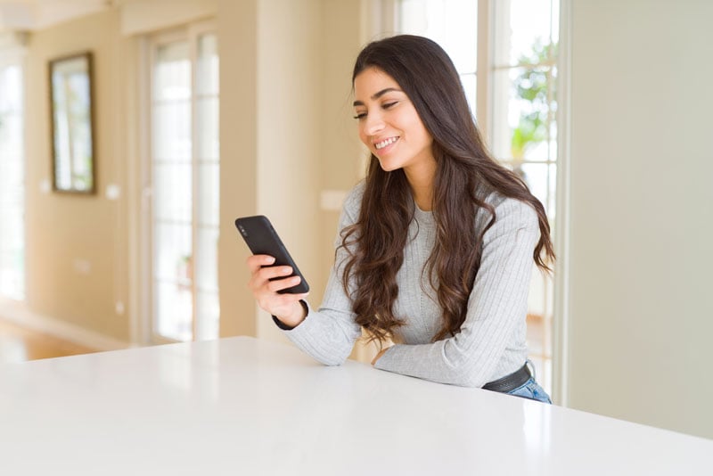 young-woman-using-smartphone